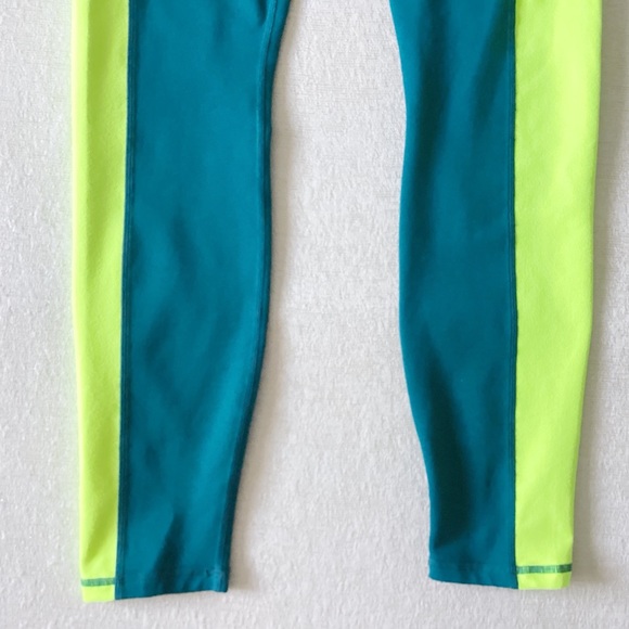 Fabletics PowerHold On-The-Go Paradise Leggings Woman’s Small Compression Pocket - Picture 4 of 14